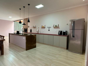 Casa com Area Gourmet e Banheira